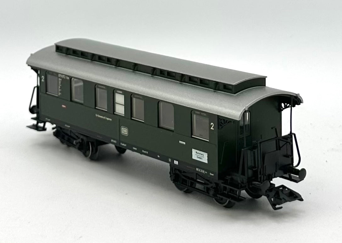 Marklin 43060 HO Scale 2nd Class German Federal Railways DB Passenger Car