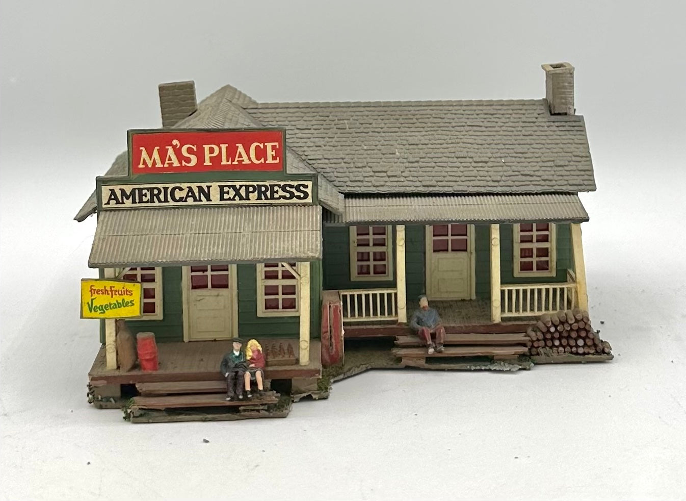Model Power HO Scale "Ma's Place" Custom Painted Lighted Fully Assembled