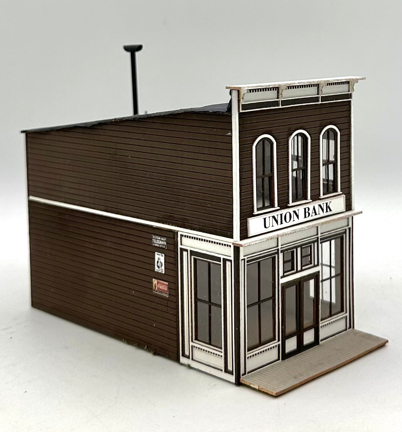 Banta Modelworks 2154 HO Scale "Union Bank" Laser Cut Wooden Custom Painted Fully Assembled