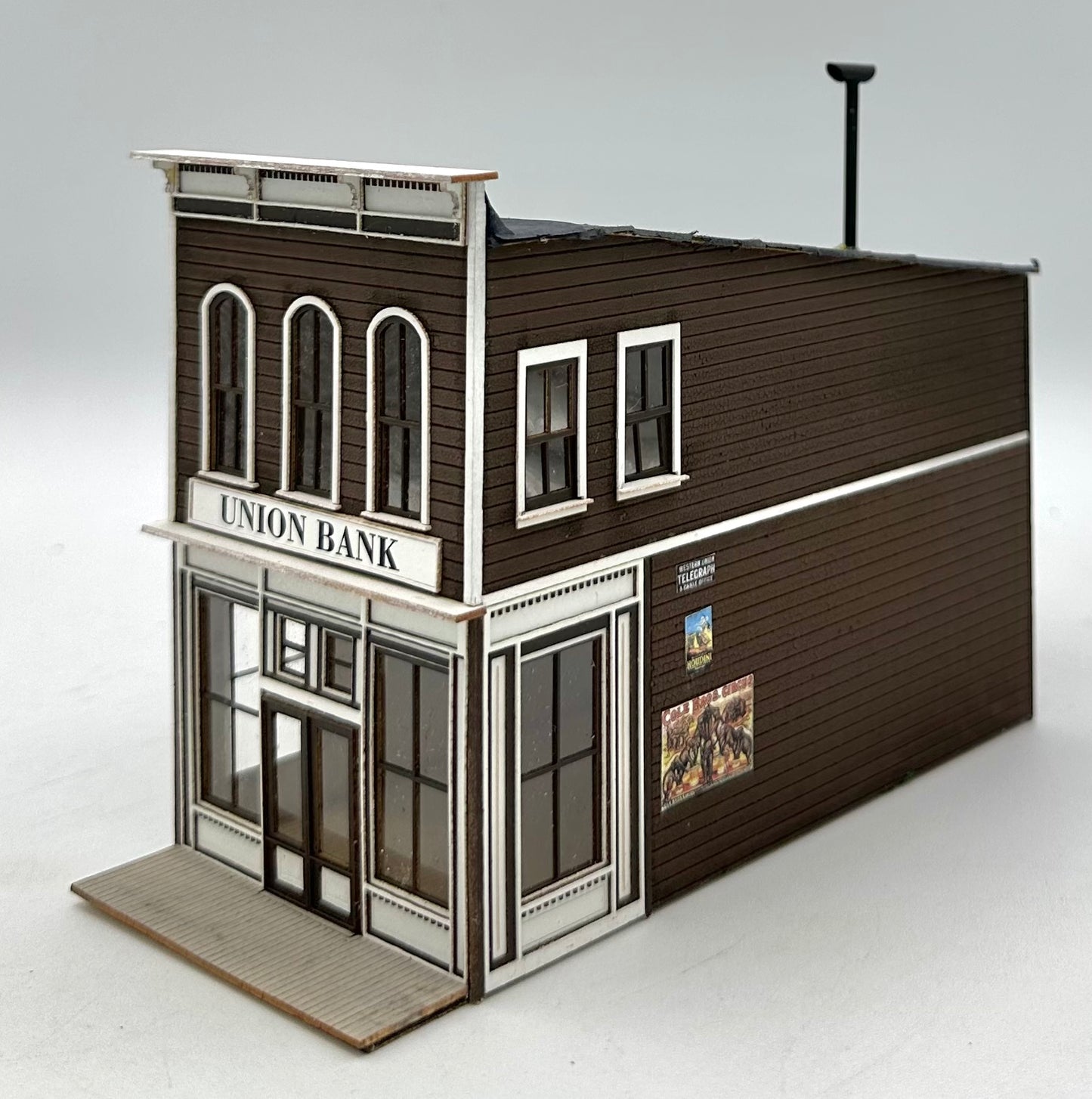 Banta Modelworks 2154 HO Scale "Union Bank" Laser Cut Wooden Custom Painted Fully Assembled