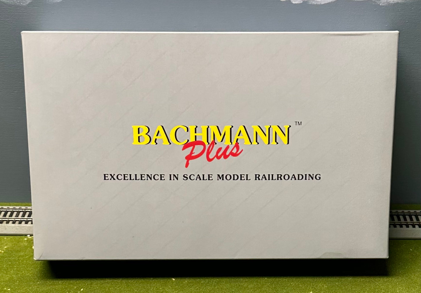 Bachmann Plus 11315 HO Scale Class J N&W 4-8-4 w/Smoke DC Steam Locomotive