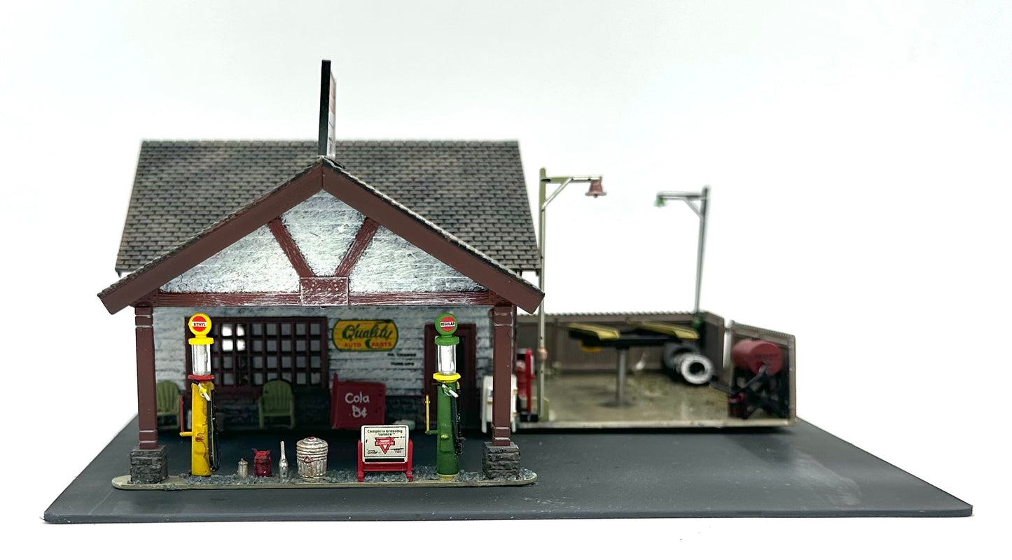 Woodland Scenics BR5048 Ethyl's Gas Full Service Station  Lighted Fully Assembled