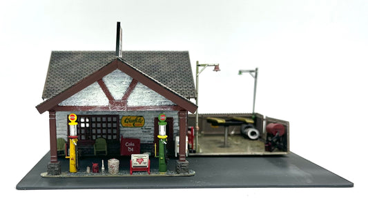 Woodland Scenics BR5048 Ethyl's Gas Full Service Station  Lighted Fully Assembled