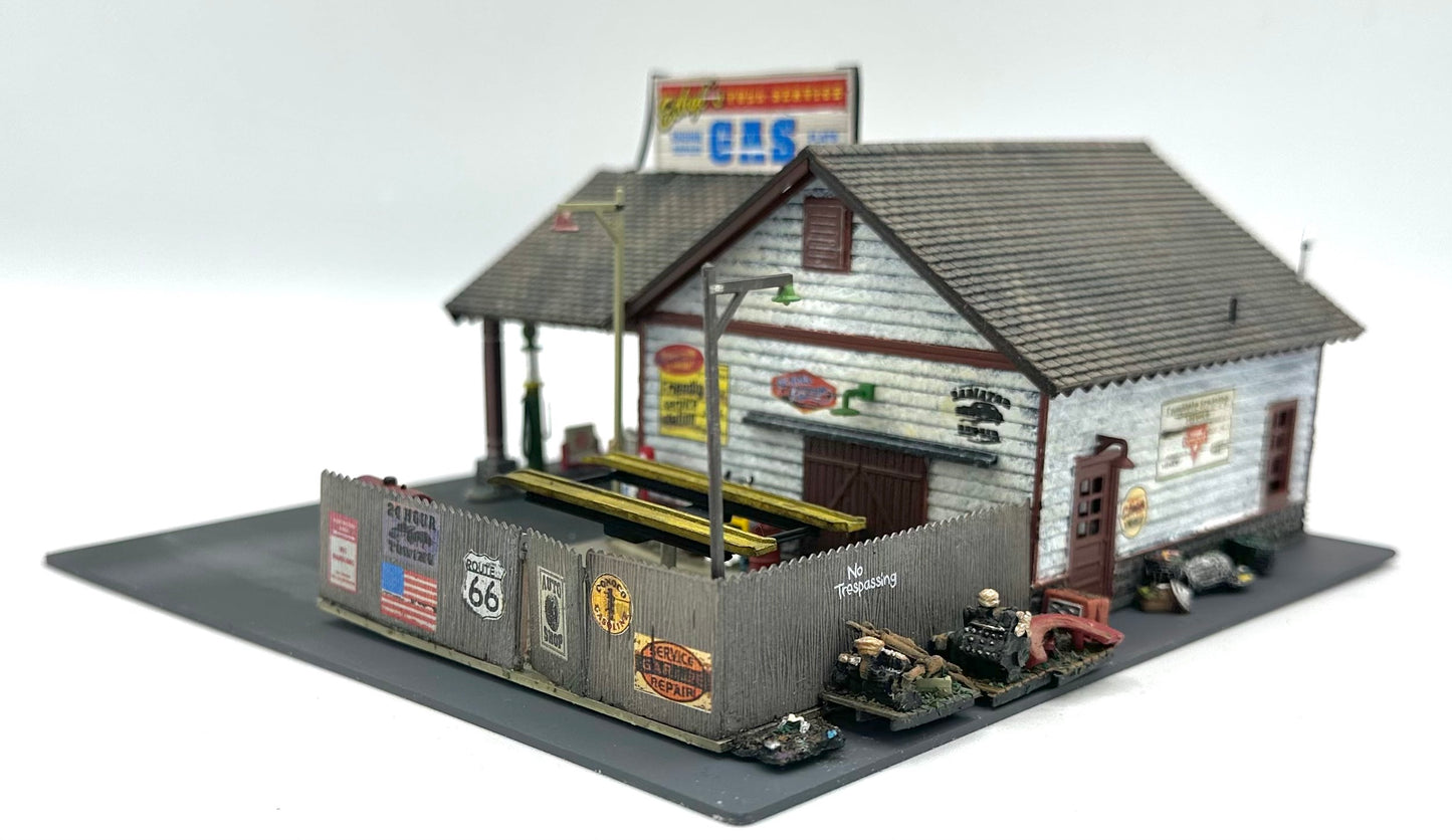 Woodland Scenics BR5048 Ethyl's Gas Full Service Station  Lighted Fully Assembled