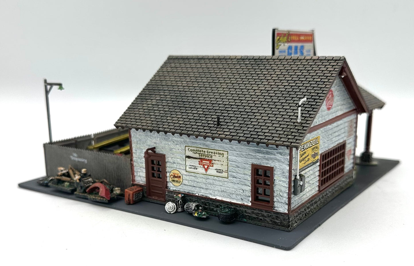 Woodland Scenics BR5048 Ethyl's Gas Full Service Station  Lighted Fully Assembled