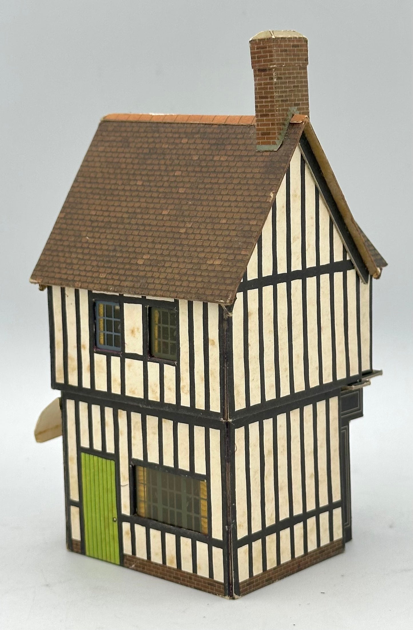 Vintage Superquick HO Scale CardstockWood Frame Photographer Building Fully Assembled