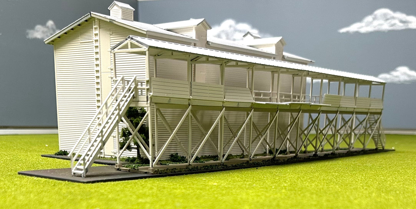 Walthers Cornerstone 933-3049 Ice House,& Icing Platform Custom Painted Building Diorama Fully Assembled