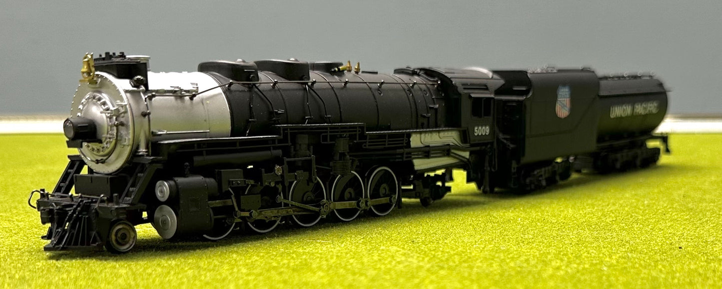 IHC Premier Gold Series 23412 HO Scale 2-10-2 Santa Fe Union Pacific DC Steam Locomotive DCC Ready