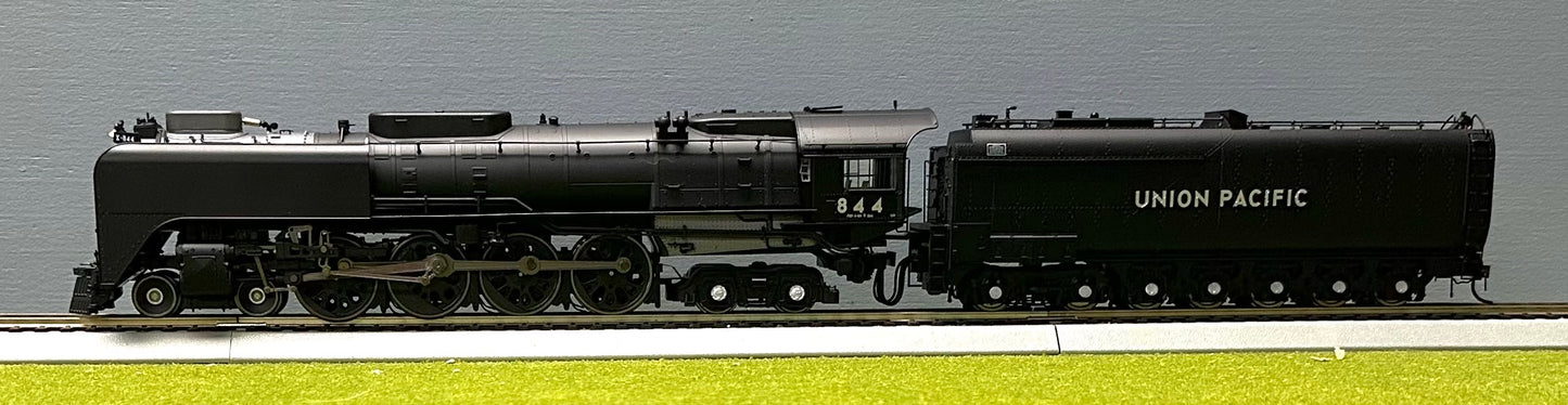 Athearn Genesis G9205 HO Scale Union Pacific FEF-3 4-8-4 Northern DCC w/ MRC Sound Steam Locomotive