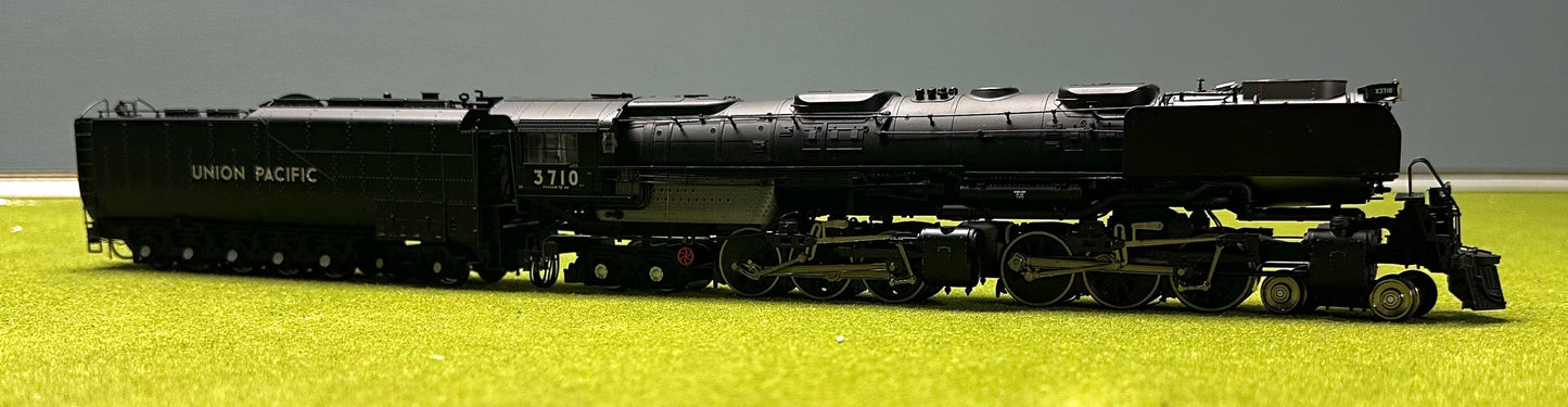 Athearn Genesis G97224 HO Scale Union Pacific Challenger 4-6-6-4  DCC w/ Tsunami Sound Steam Locomotive