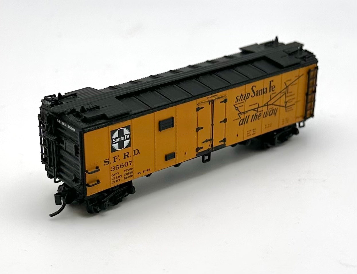 InterMountain N Scale 66118-01 Panel Side Refrigerator Car "The Scout" 35607