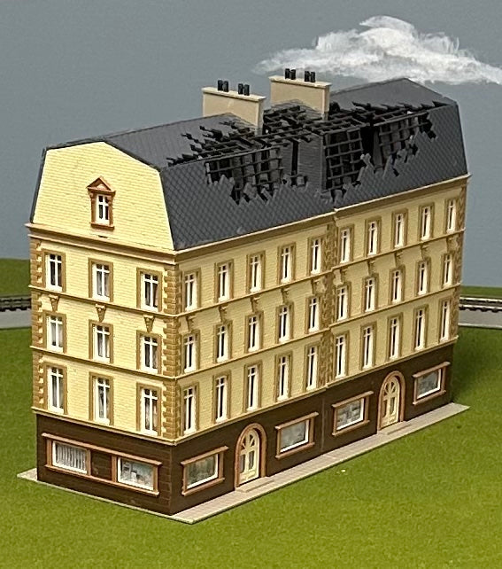 Vollmer 43785 HO Scale 5 -Story Office. Block with Fire Damaged Roof.