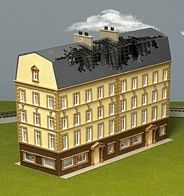 Vollmer 43785 HO Scale 5 -Story Office. Block with Fire Damaged Roof.
