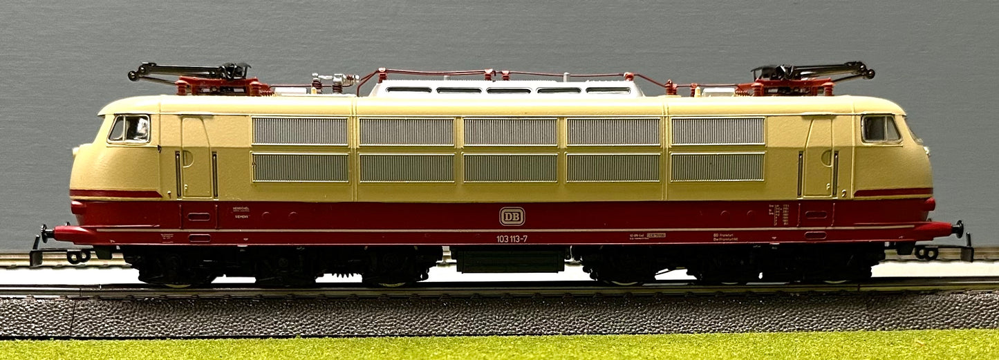 Marklin 3054 HO  DB E03 3-Rail Analog AC Electric Locomotive
