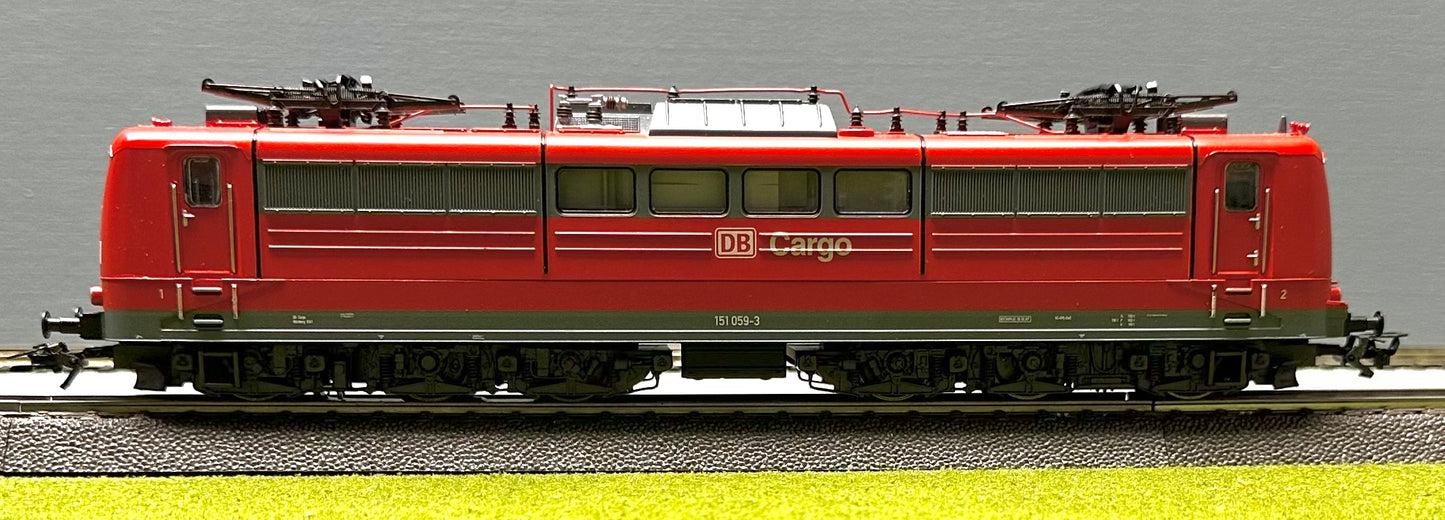 Marklin 29646 HO Analog 3-Rail AC Electric Locomotive DB Cargo 151 059-3