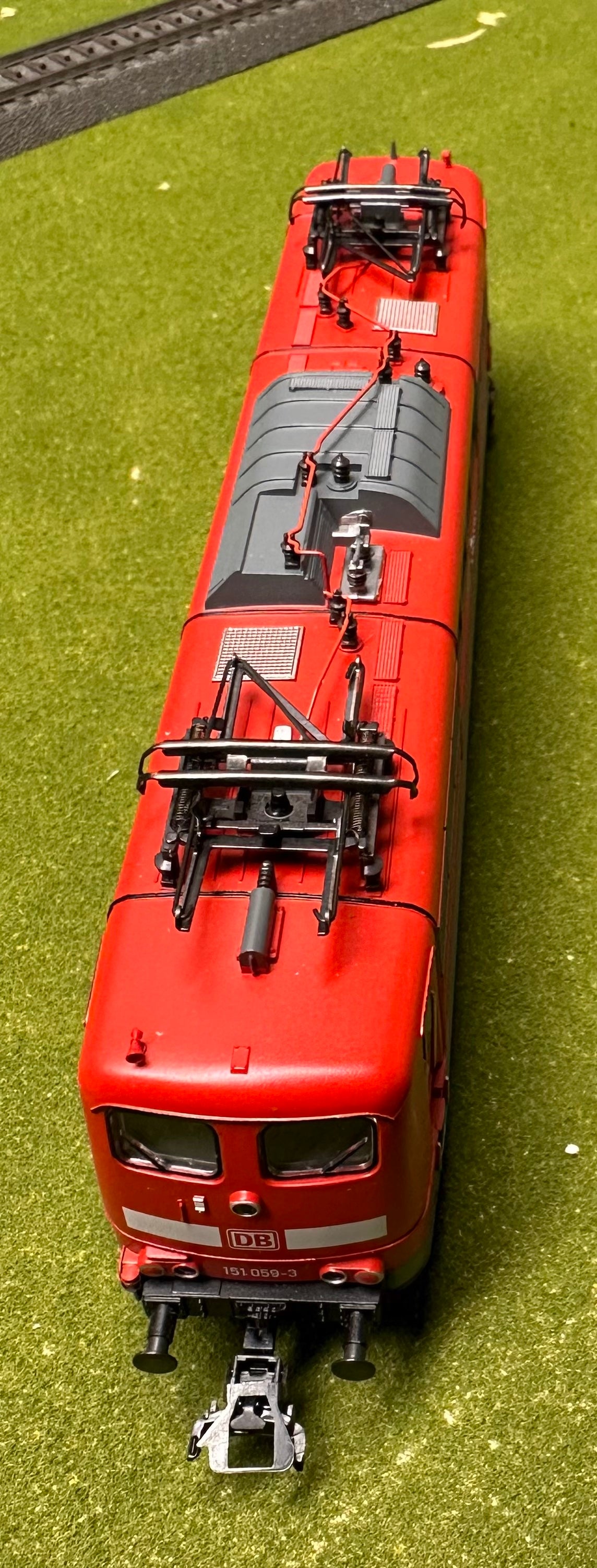 Marklin 29646 HO Analog 3-Rail AC Electric Locomotive DB Cargo 151 059-3