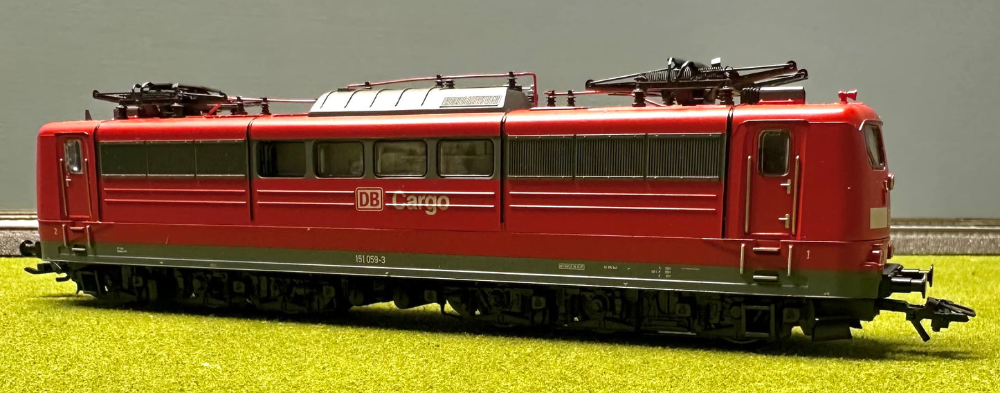 Marklin 29646 HO Analog 3-Rail AC Electric Locomotive DB Cargo 151 059-3