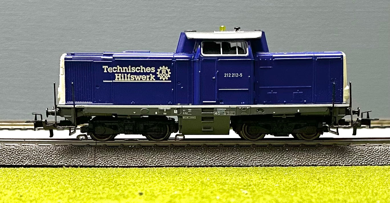 Marklin 3372 HO DB BR212 3-Rail Analog AC Diesel Locomotive