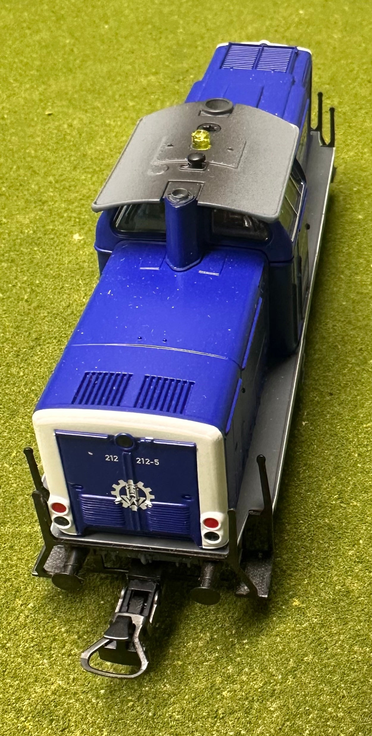 Marklin 3372 HO DB BR212 3-Rail Analog AC Diesel Locomotive