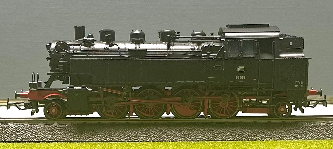 Marklin HO BR 86 582 3-Rail Analog AC Steam Locomotive