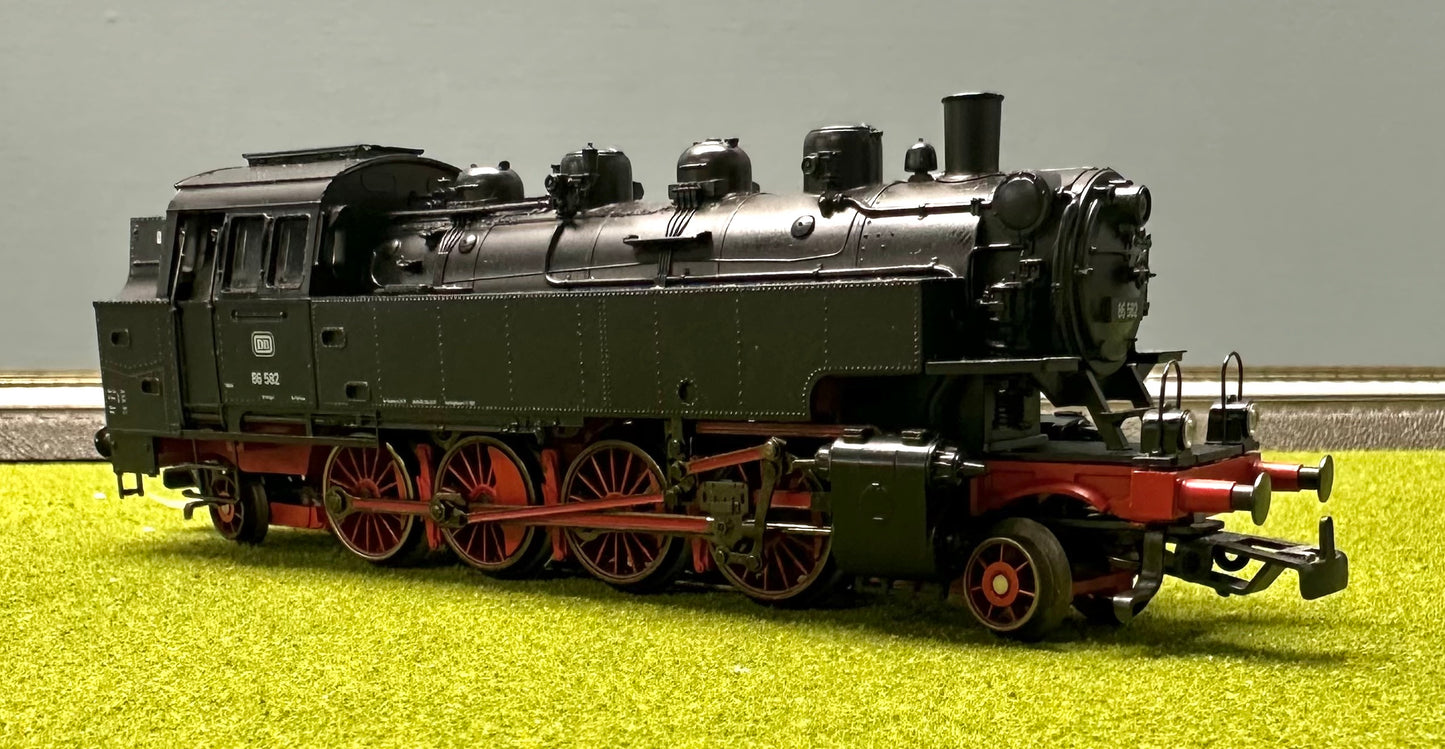 Marklin HO BR 86 582 3-Rail Analog AC Steam Locomotive