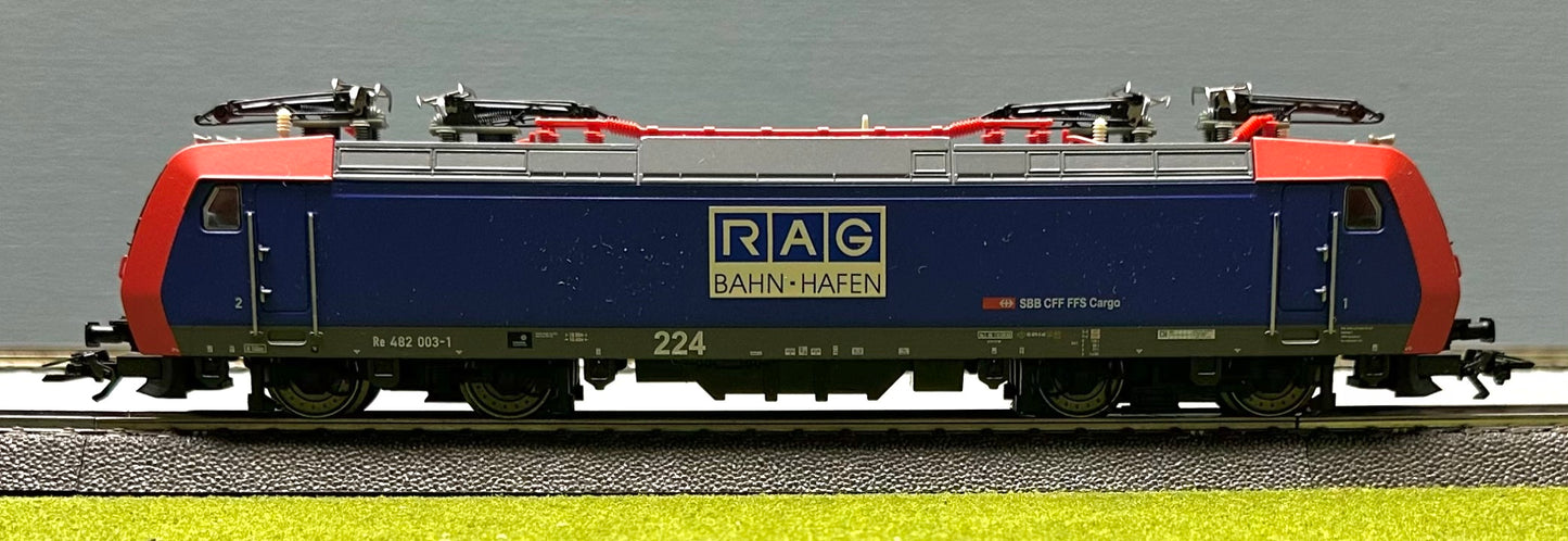 Marklin 36857 HO Analog 3-Rail AC Electric Locomotive RAG Bahn Hafen 482 003-1