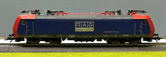 Marklin 36857 HO Analog 3-Rail AC Electric Locomotive RAG Bahn Hafen 482 003-1