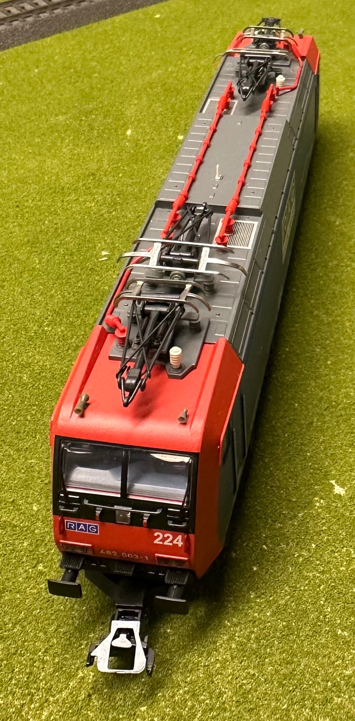 Marklin 36857 HO Analog 3-Rail AC Electric Locomotive RAG Bahn Hafen 482 003-1