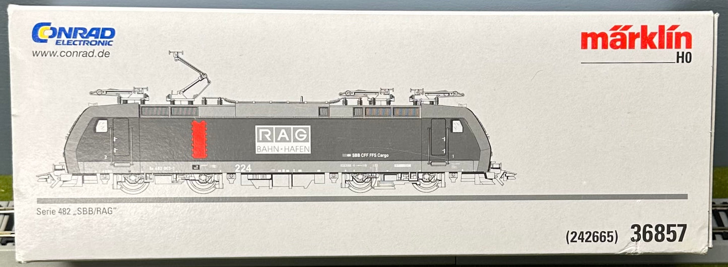 Marklin 36857 HO Analog 3-Rail AC Electric Locomotive RAG Bahn Hafen 482 003-1