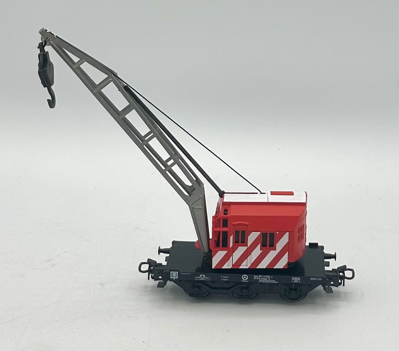 Marklin 4611 HO Scale All Metal Red/White Wrecking Crane