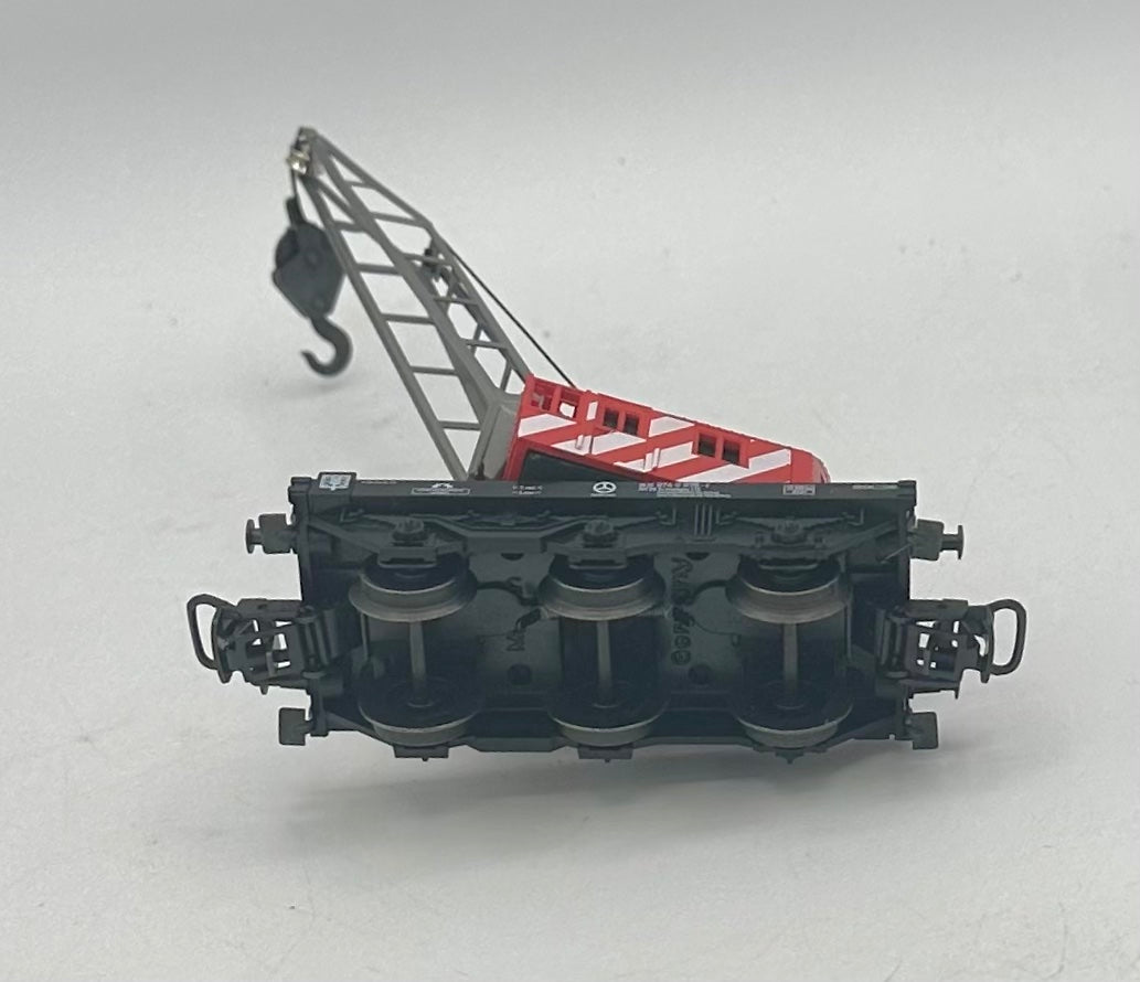 Marklin 4611 HO Scale All Metal Red/White Wrecking Crane