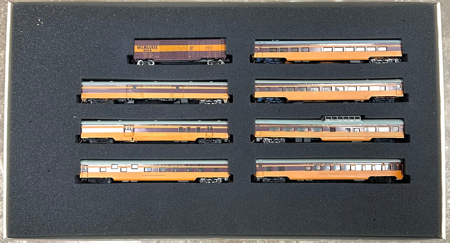 ConCor N Scale 0001-041011 Milwaukee Road " Hiawatha" Passenger Car et