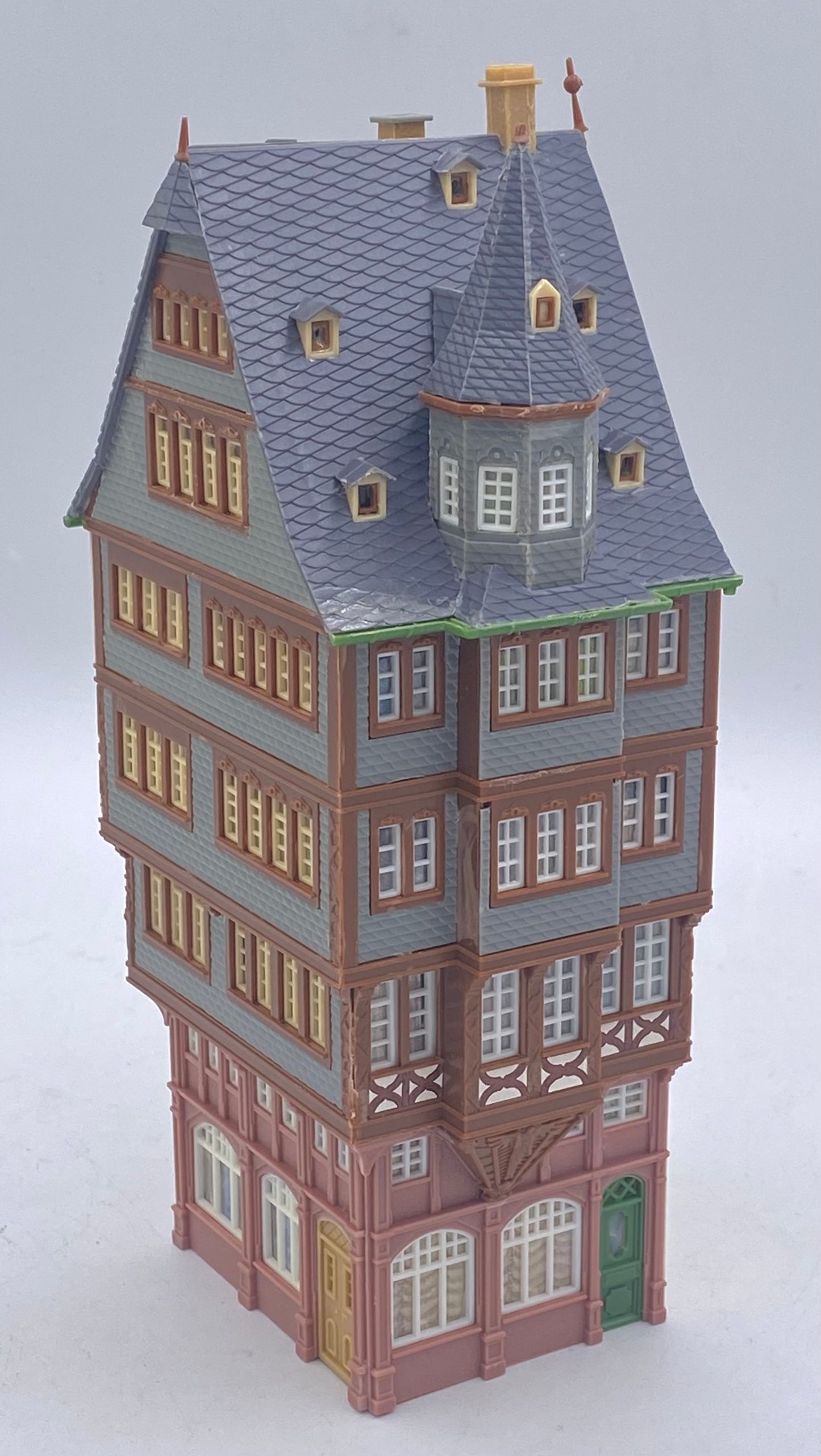 Faller B-912 HO Old City Building Fully Assembled