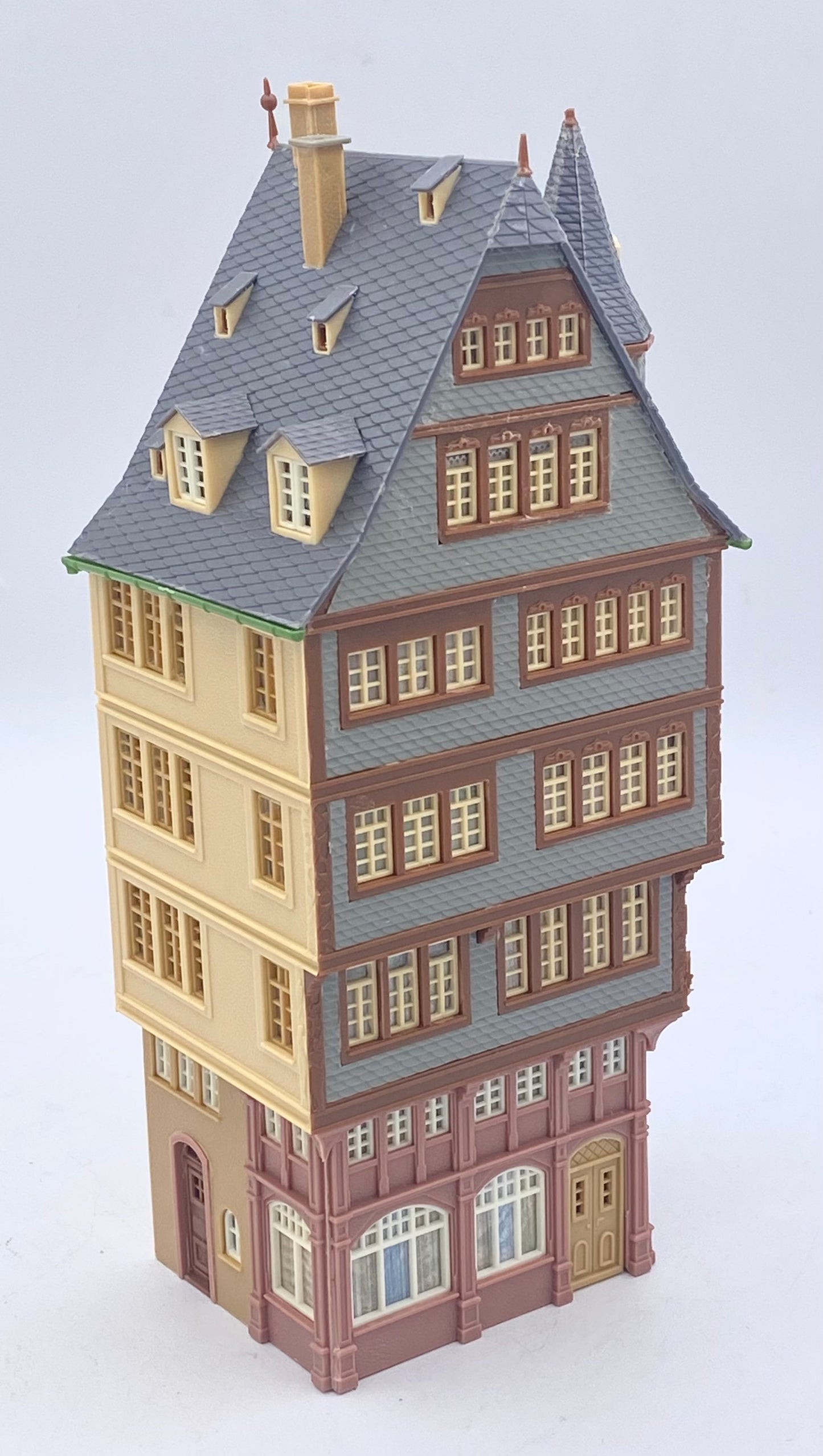 Faller B-912 HO Old City Building Fully Assembled