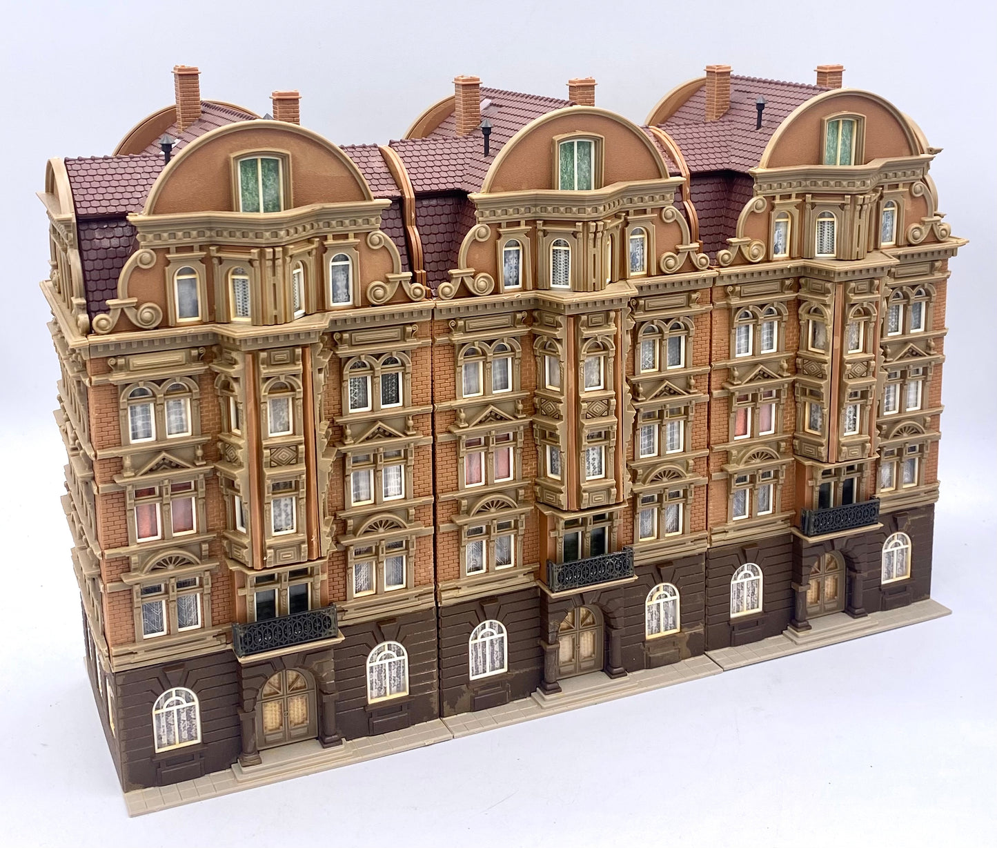 Vollmer 43775 HO City Building / Palace Fully Assembled