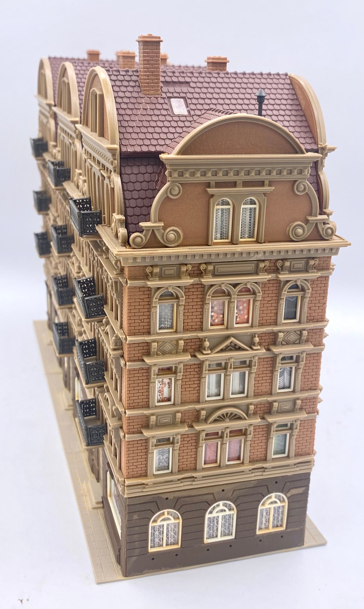 Vollmer 43775 HO City Building / Palace Fully Assembled
