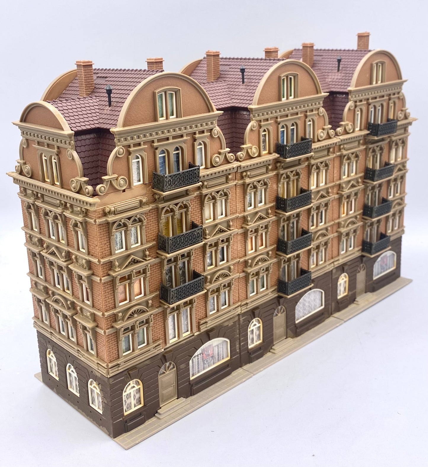 Vollmer 43775 HO City Building / Palace Fully Assembled