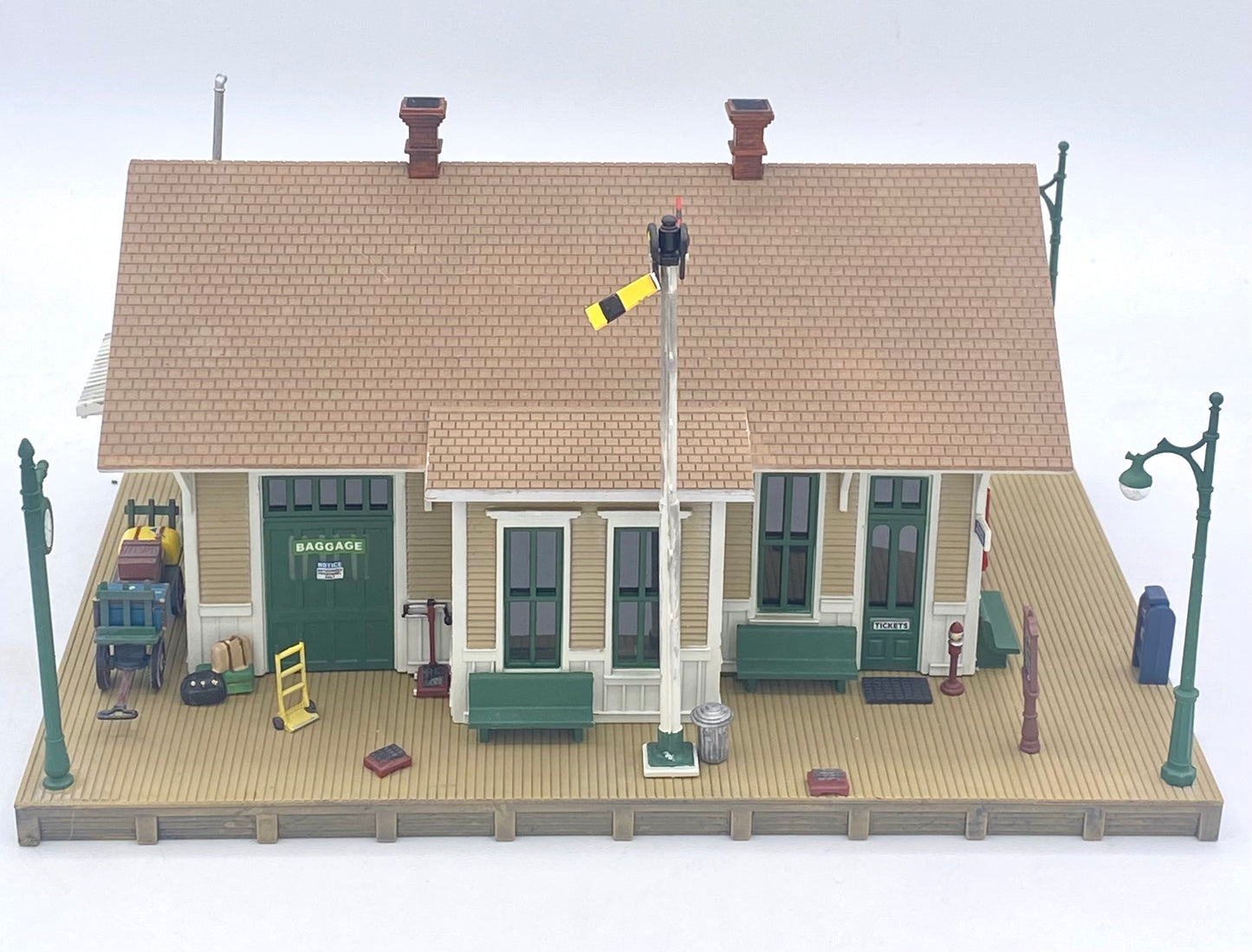 Woodland Scenics Dansbury Depot, HO Pre-Assembled Structure