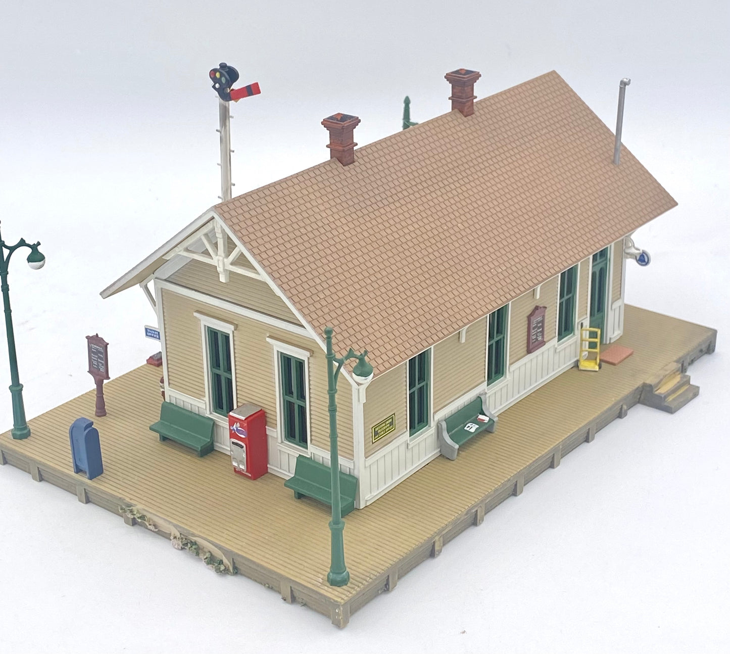 Woodland Scenics Dansbury Depot, HO Pre-Assembled Structure