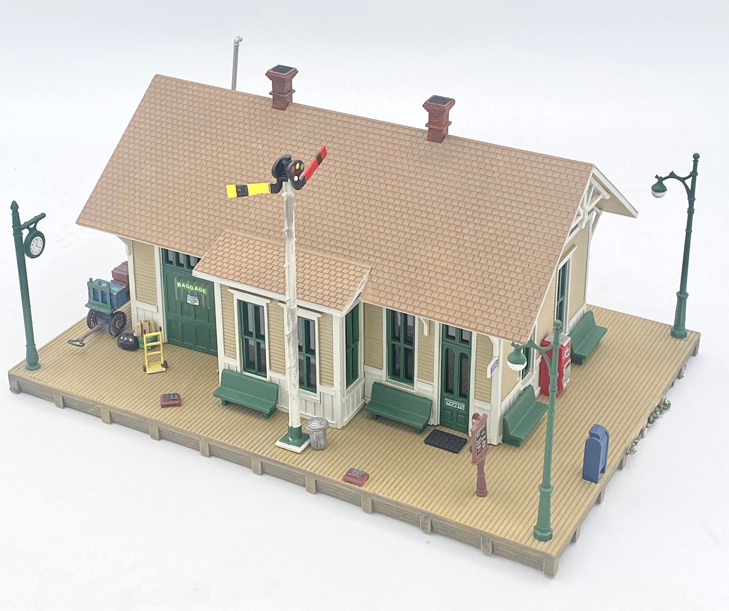 Woodland Scenics Dansbury Depot, HO Pre-Assembled Structure