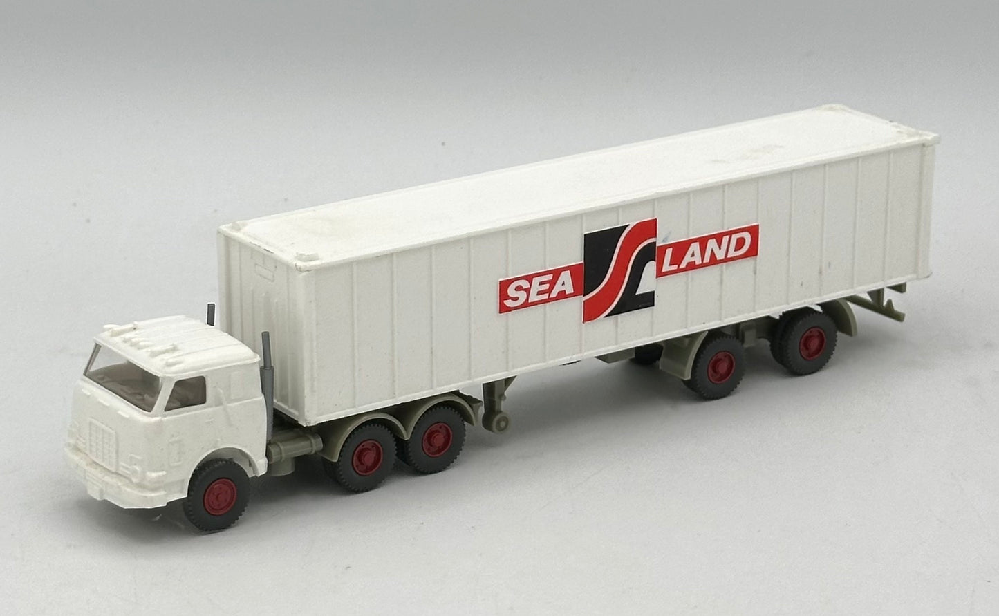 Wiking Ho Scale Sealand Semi Truck and Trailer
