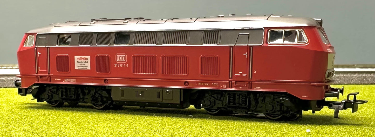 Marklin 3079 HO DB BR216 3-Rail Analog AC Diesel Locomotive