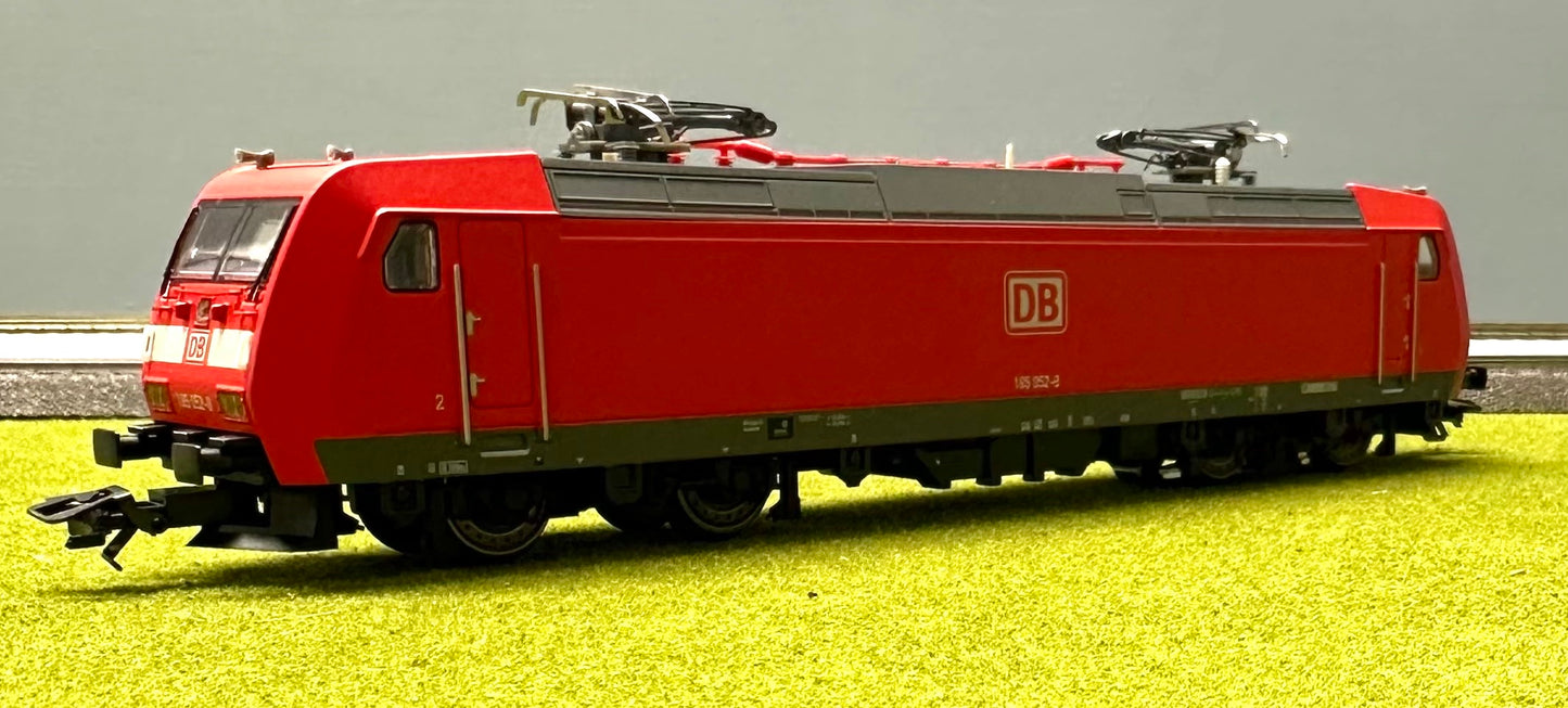 Marklin 36850 HO BR185 Analog 3-Rail AC Analog Electric Locomotive