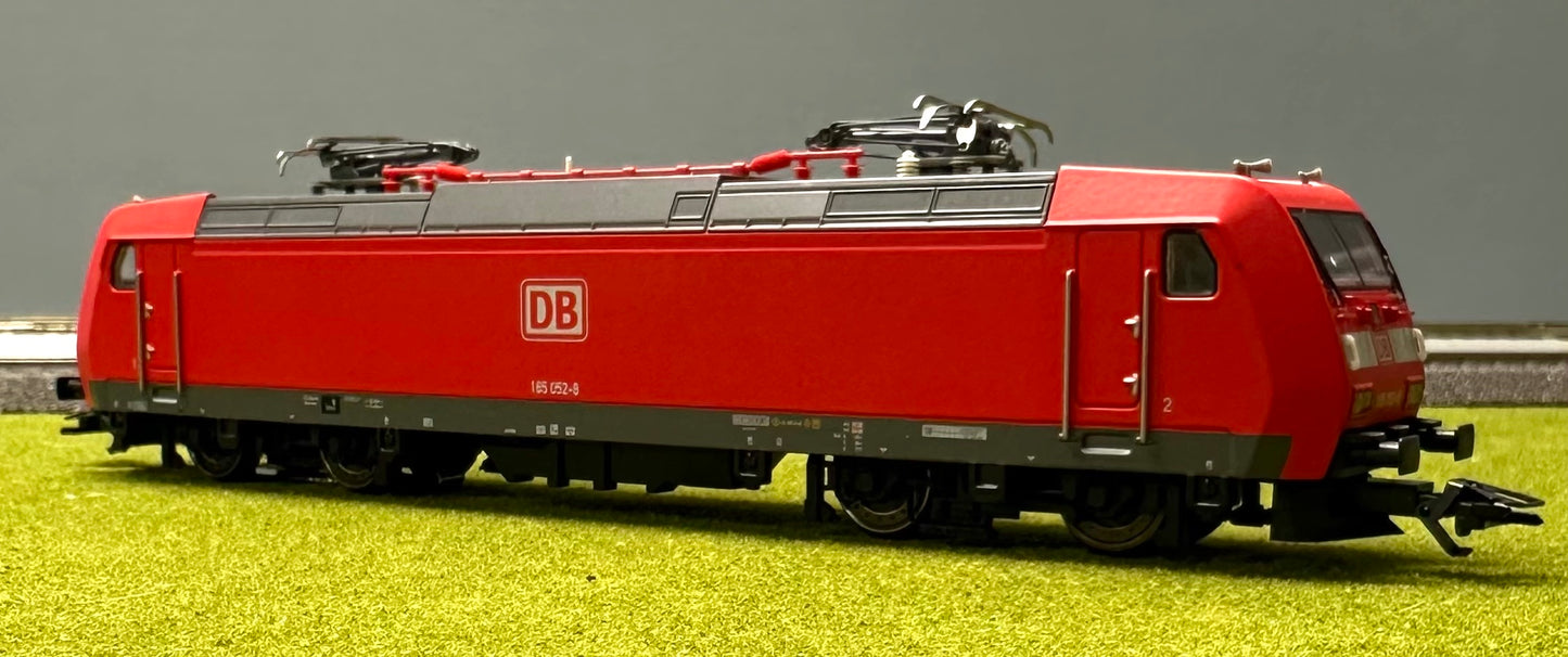 Marklin 36850 HO BR185 Analog 3-Rail AC Analog Electric Locomotive