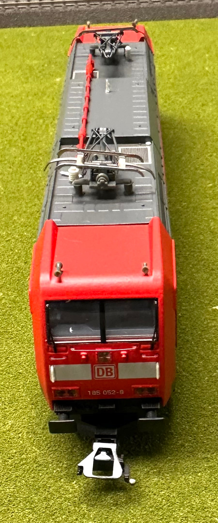 Marklin 36850 HO BR185 Analog 3-Rail AC Analog Electric Locomotive