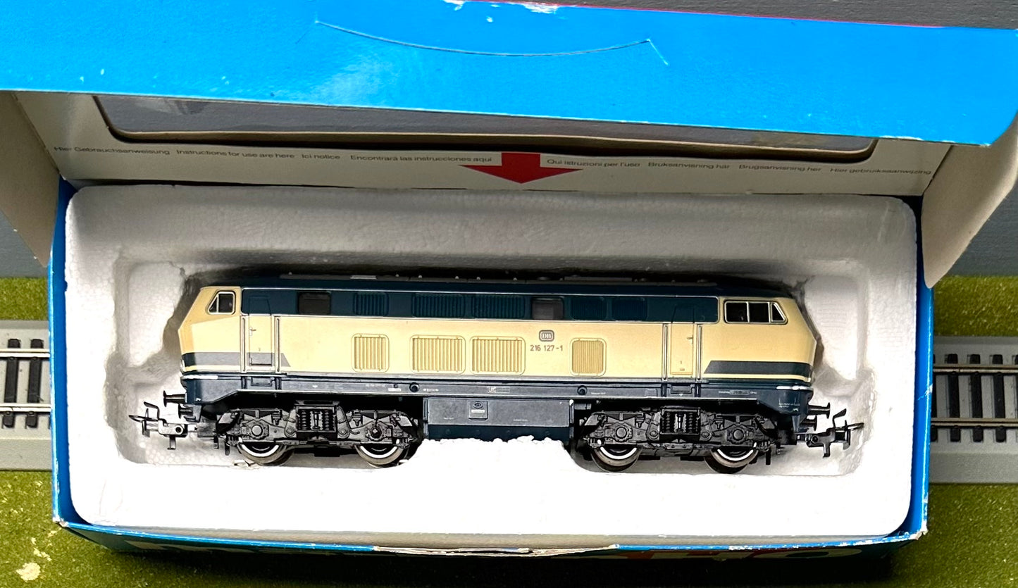 Marklin 3074 HO DB BR 216 127-1 3-Rail Analog AC Diesel Locomotive