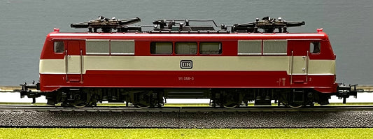 Marklin 3172 HO DB BR111-068-3, 3-Rail Analog AC Electric Locomotive