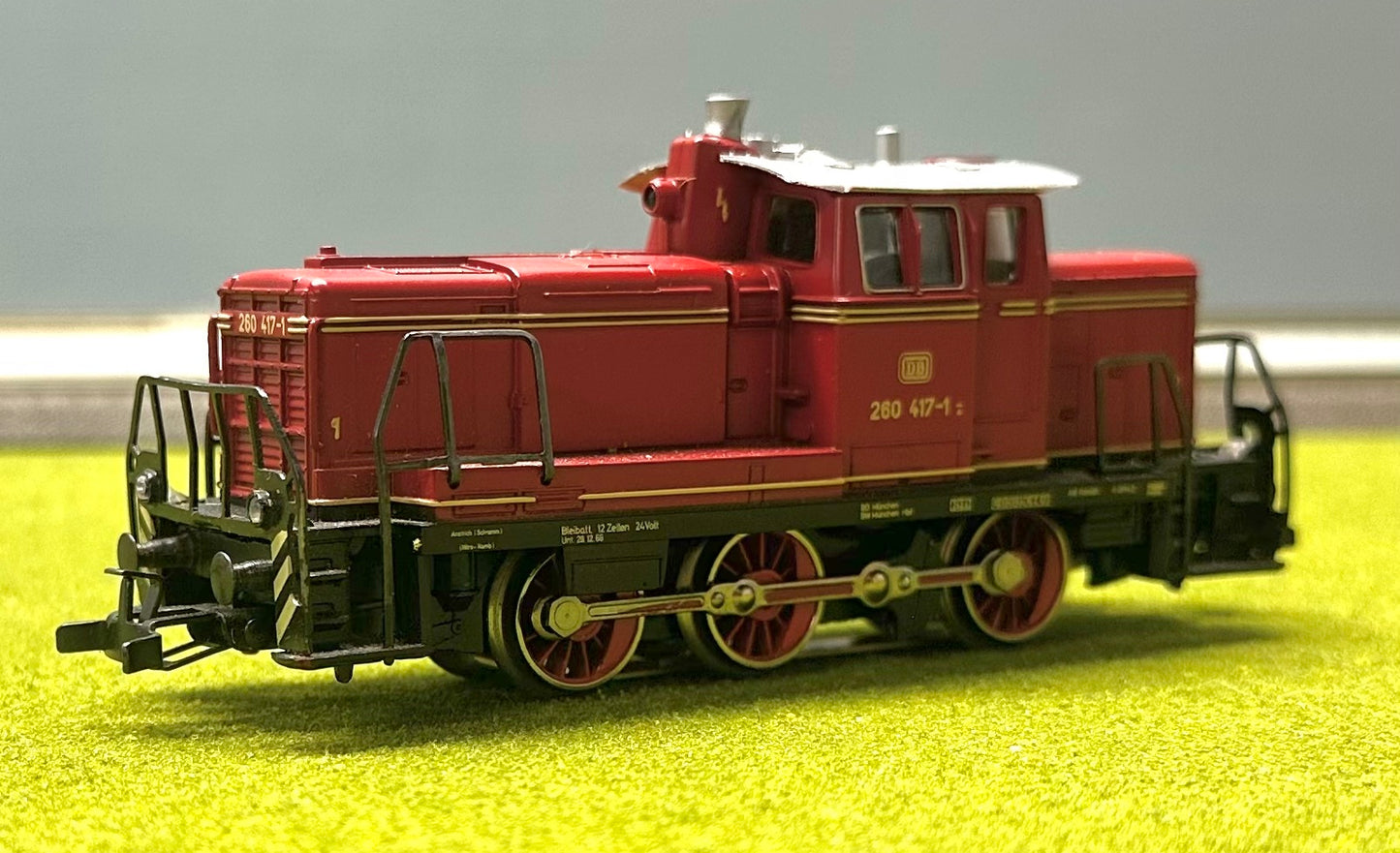 Marklin HO Rare Analog 3-Rail AC Diesel Locomotive. DB BR260 417-1