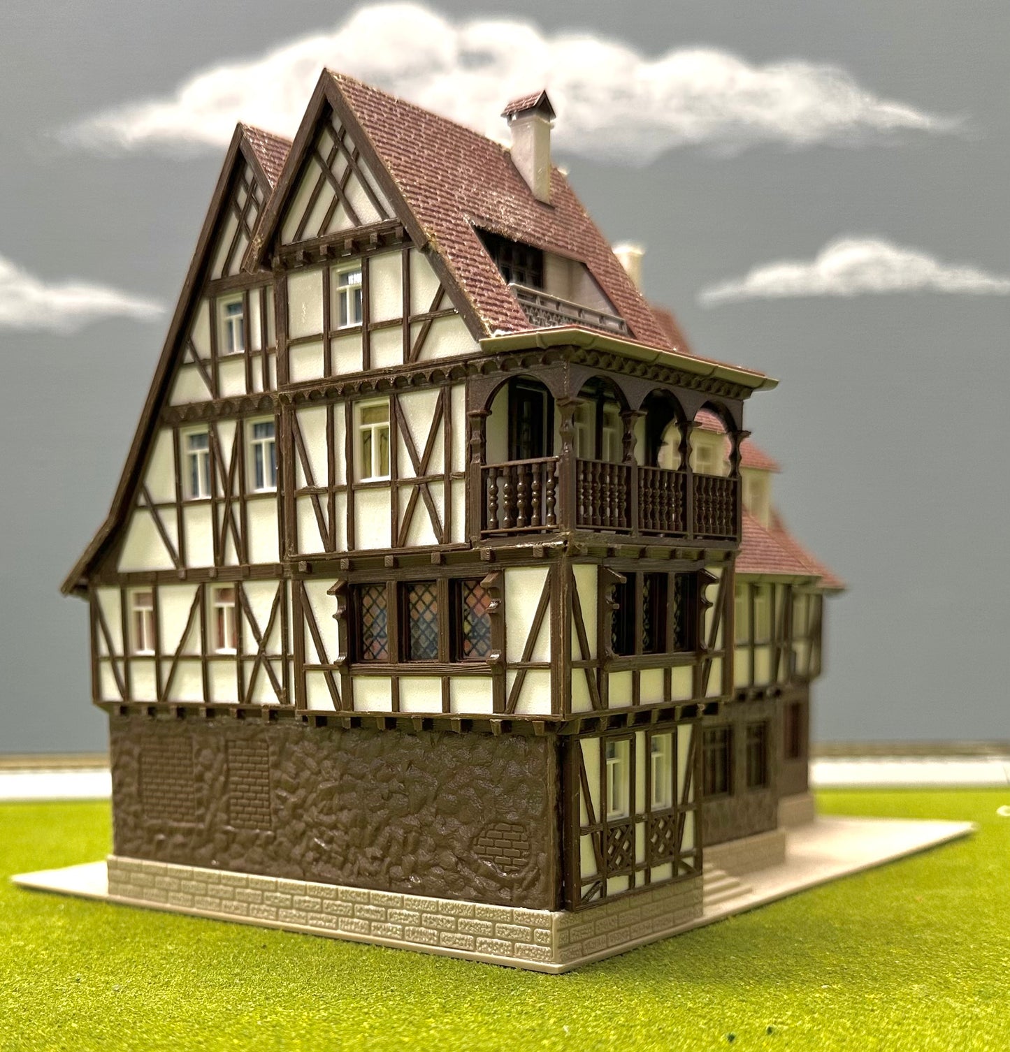 Vollmer 29311 HO Scale Half Timber Town Hall/Police Station Fully Assembled