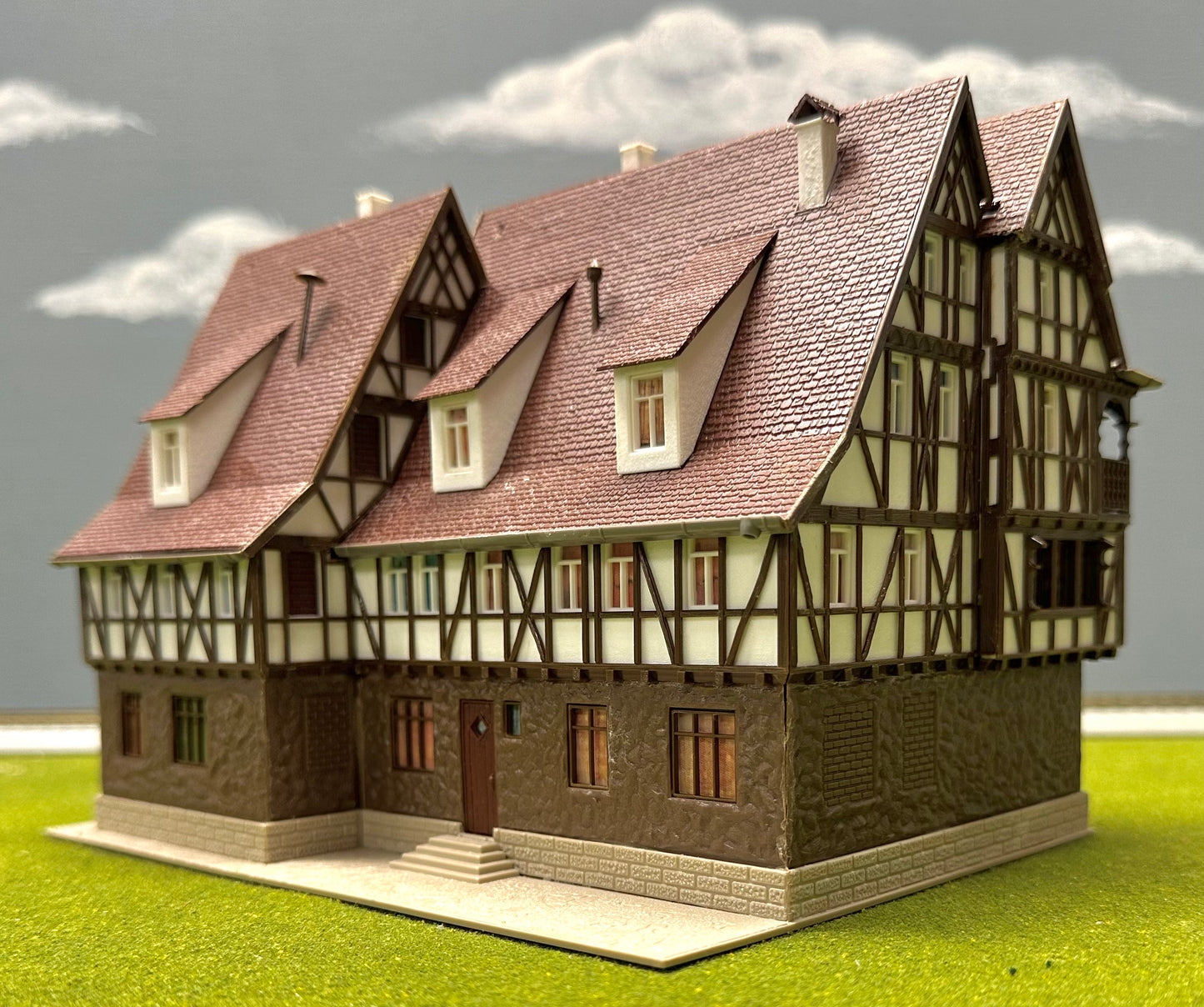 Vollmer 29311 HO Scale Half Timber Town Hall/Police Station Fully Assembled